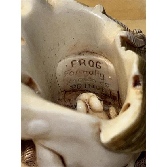 Harmony Kingdom Look Before You Leap UK England Frog Trinket Box 2001 Vintage - Picture 8 of 9